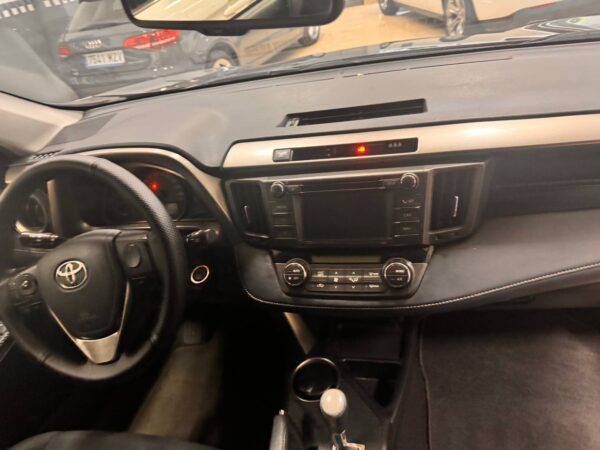 Toyota RAV4  4x4 Automático - Imagen 17